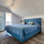 Scenic Sea View,three Bedroom With Pool טרוגיר