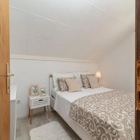 Casa vacanze Scenic Sea View,three Bedroom With Pool