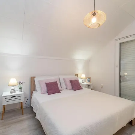 Scenic Sea View,three Bedroom With Pool Casa vacanze *