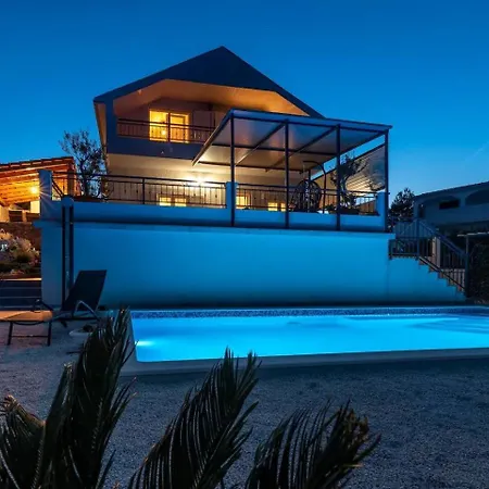 Tatil Evi Scenic Sea View,three Bedroom With Pool *