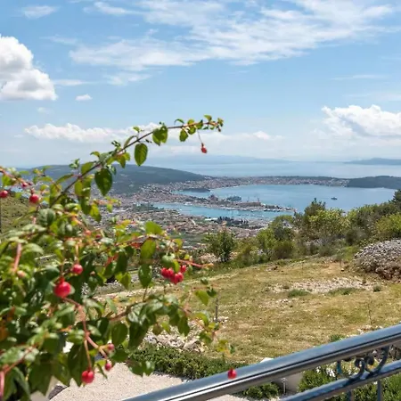 Scenic Sea View,three Bedroom With Pool *
