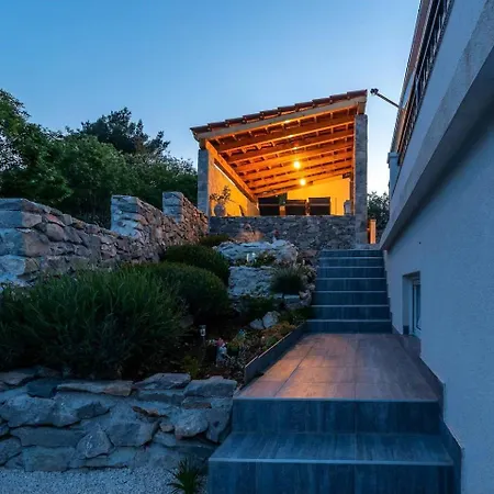 بيت للعطل Scenic Sea View,three Bedroom With Pool