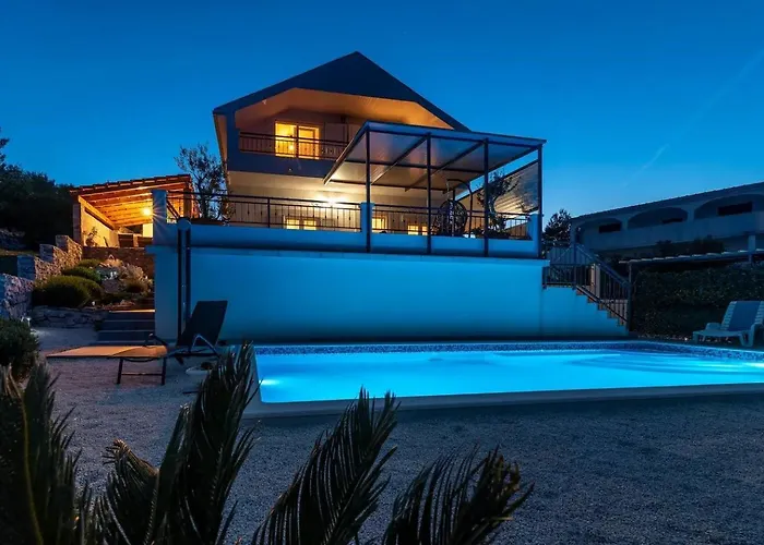 Nyaraló Scenic Sea View,three Bedroom With Pool *