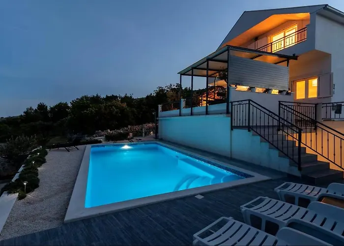 Nyaraló Scenic Sea View,three Bedroom With Pool *
