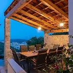 Scenic Sea View,three Bedroom With Pool