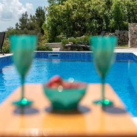 Hébergement de vacances Scenic Sea View,three Bedroom With Pool *