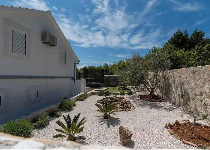 Hébergement de vacances Scenic Sea View,three Bedroom With Pool Trogir