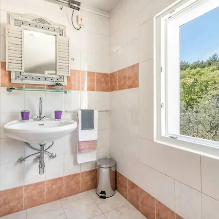 Ferienhaus Scenic Sea View,three Bedroom With Pool *