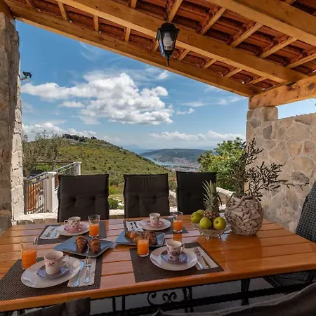 Ferienhaus Scenic Sea View,three Bedroom With Pool Trogir